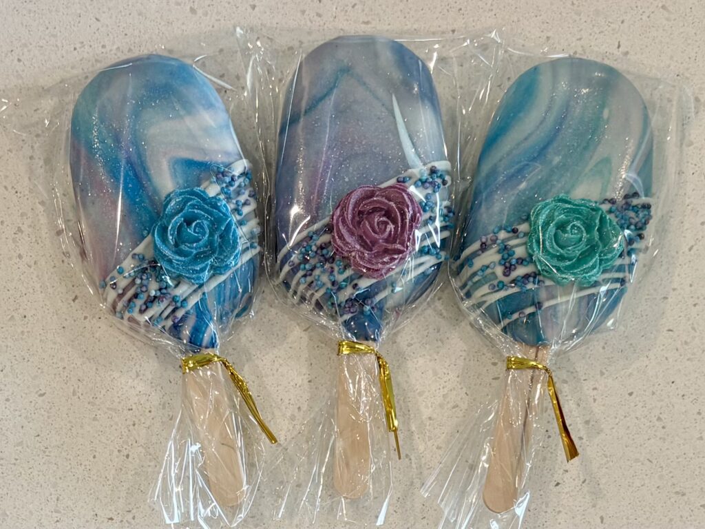 gem2 roses marble corner rose